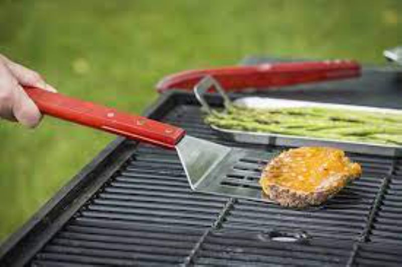 TURNER GRILL LONG WOOD HANDLE