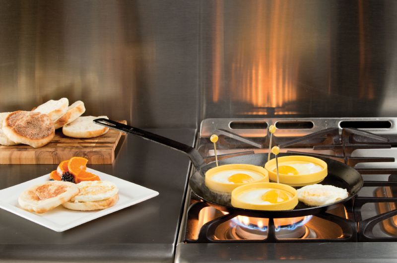 EGG RING SILICONE WITH S/S HANDLE 4