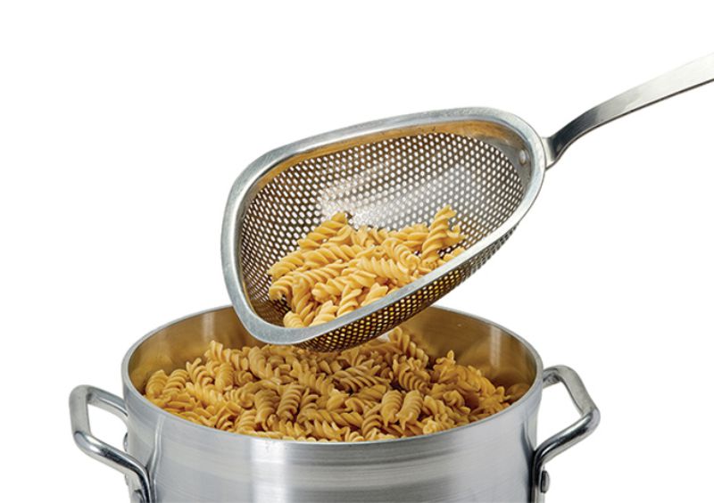 SCOOP COLANDER S/S 7x4 11" HANDLE