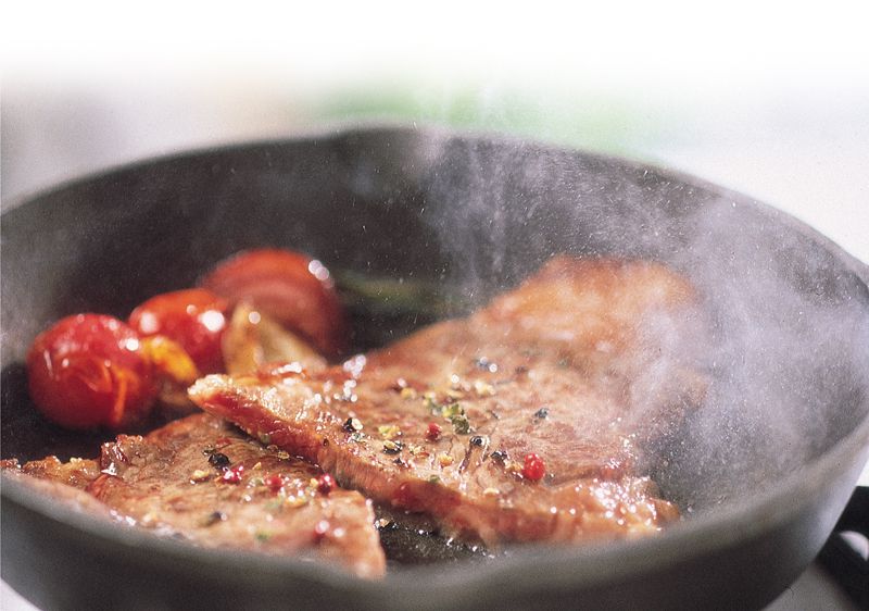 PAN SKILLET LODGE LOGIC 8"X1-3/4 DEEP